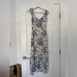 Reformation - Floral Blue and White Dress Size 0